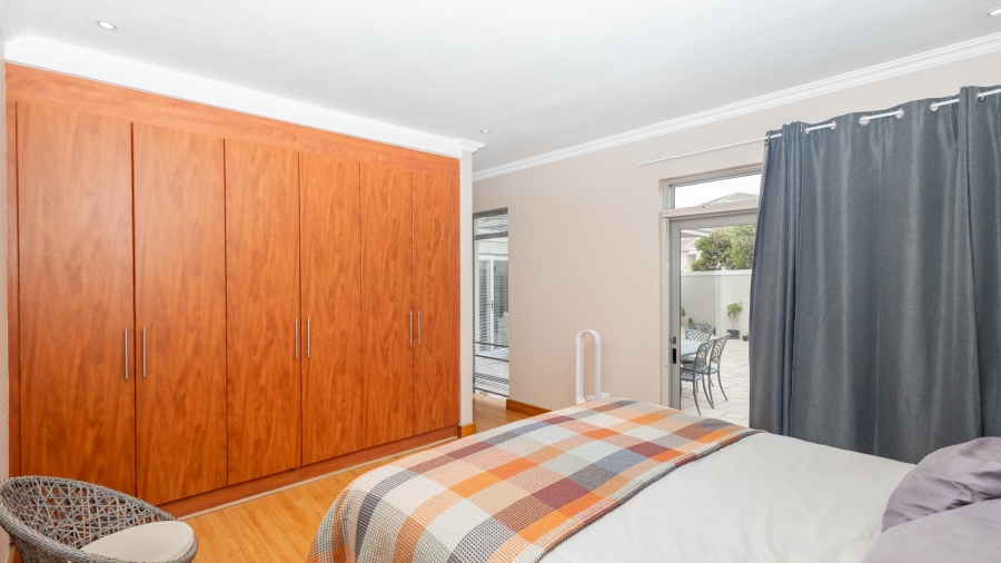 4 Bedroom Property for Sale in Sunset Beach Western Cape